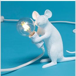 Nordic Creative Mini Animal Mouse Lamp Living Room Dining Room Bedroom Clothing Store Personalized Eye Protection Gift Resin Table Lamp (style-power: Sitting posture-US, Color: White)