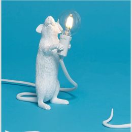 Nordic Creative Mini Animal Mouse Lamp Living Room Dining Room Bedroom Clothing Store Personalized Eye Protection Gift Resin Table Lamp (style-power: Standing posture-UK, Color: White)